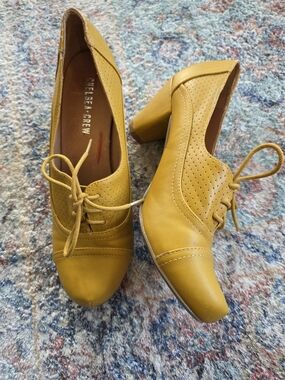 Chelsea Crew Mustard Yellow Lace-Up Block Heel Pumps Sz. 39